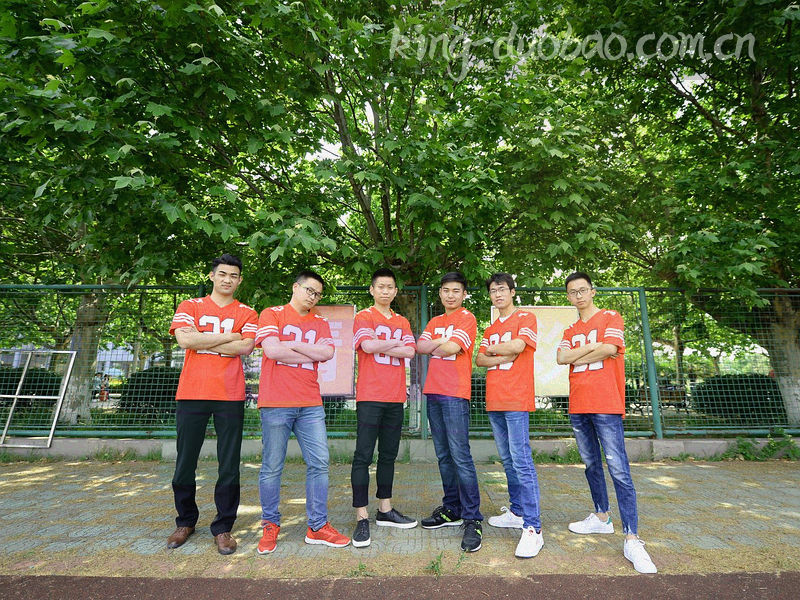 抽象通信线与地图标记，体现连接性